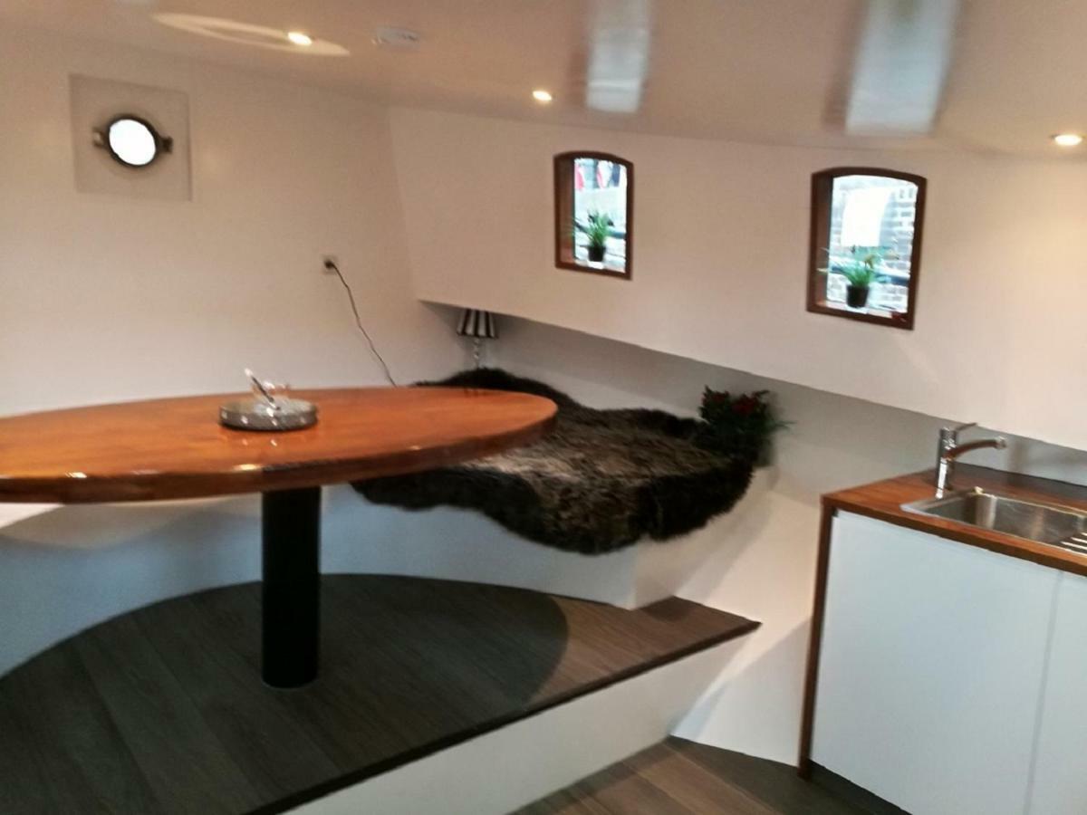 Апартаменты Houseboat Rose Амстердам Экстерьер фото